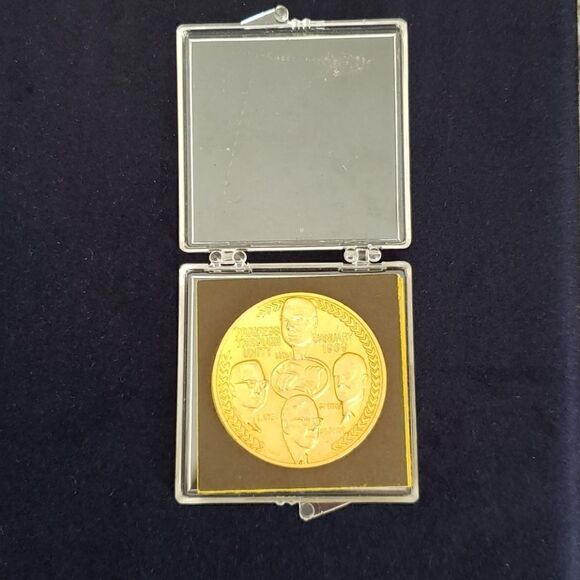 Vintage UTU Commemorative Medallion - Dated 1969 - Picture 8 of 9